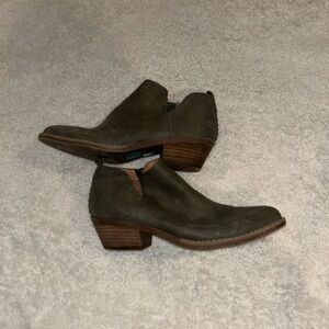 NEW Dolce Vita Sage Green Boots Size‎ 8